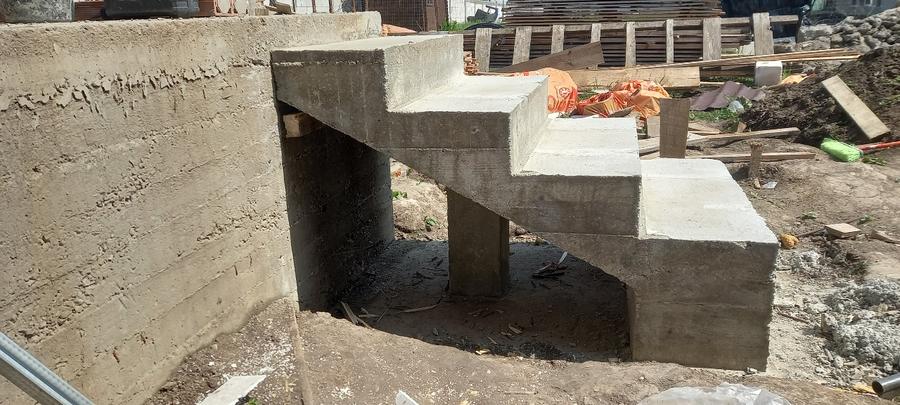 Amprenta 175 mp,teren 530,5 camere, 2 bai, 2 terase - 4