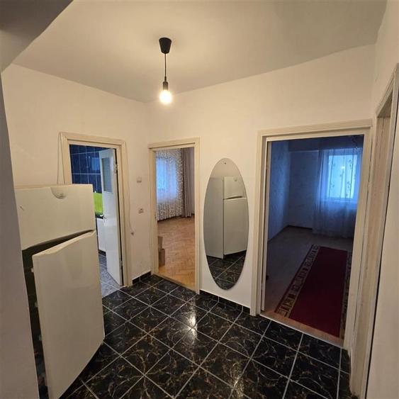 Cug - Selgros - 3 Camere Decomandat - Etaj Intermediar -Bloc 1990 - 80 Mp - 4