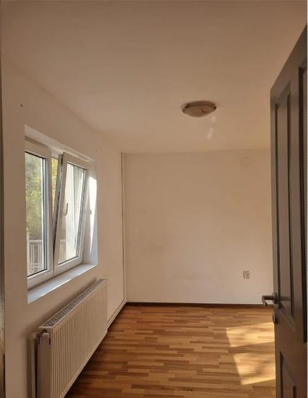 Casă 4 Camere  Crângași / Giulești, P+1 • Curte 40 mp • Parcare •65 mp - 4