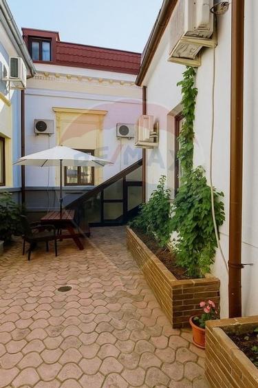 Hotel 29 camere de vânzare în zona P-ta Unirii - 1