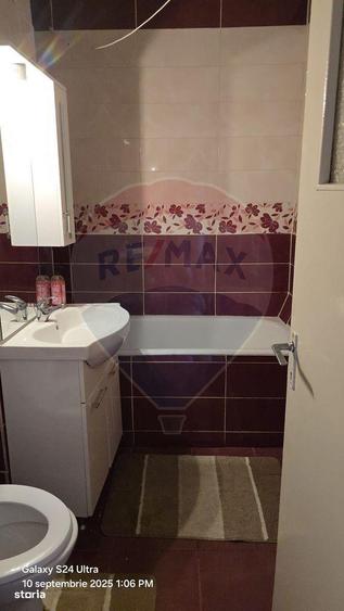 Apartament 4 camere de inchiriat in Radauti - 3