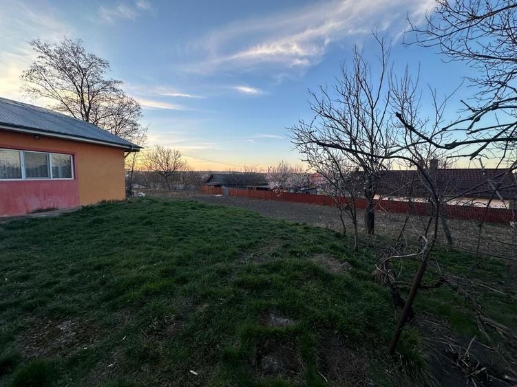 Casă cu 4 camere în Broscăuți