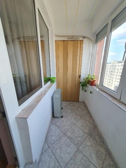 Apartament cu 3 camere decomandat, mobilat în Dristor