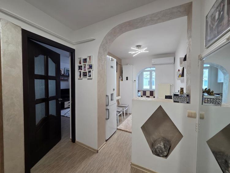 Apartament 2 camere- Decomandat- Etaj intermediar - 9