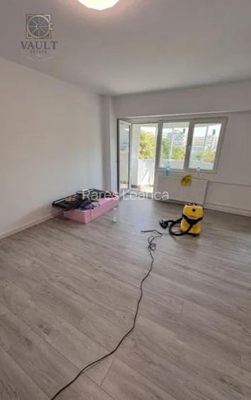 Garsoniera - RENOVATA - zona RAHOVA