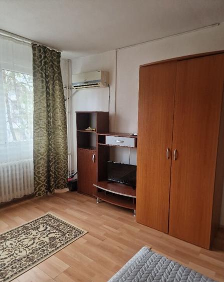 Proprietar, inchiriez apartament cu o camera - 10
