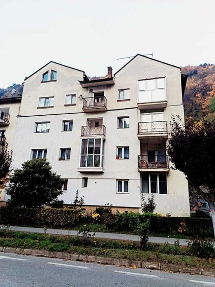 Apartament 3 camere Herculane 75 mp + boxa mare investitie - 5
