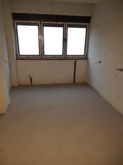 2 apartamente de 3 si 4 camere, Craiovei, semifinisate - 2