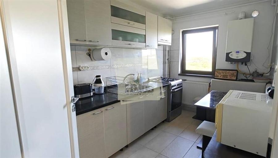 Apartament  4 camere 2 bai si loc parcare zona Valea Aurie - 9
