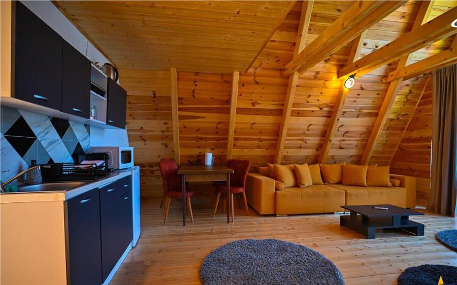 Ansamblu case A Frame cu vedere la Piatra Craiului Moieciu, - 1