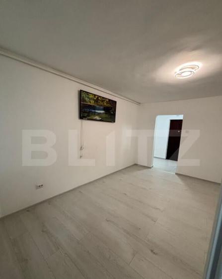 Garsoniera luminoasa, renovata recent - zona Noua - 6