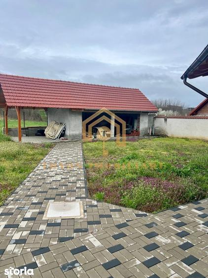 Casa moderna de vanzare in Petre?ti, teren generos, fotovoltaice - 1