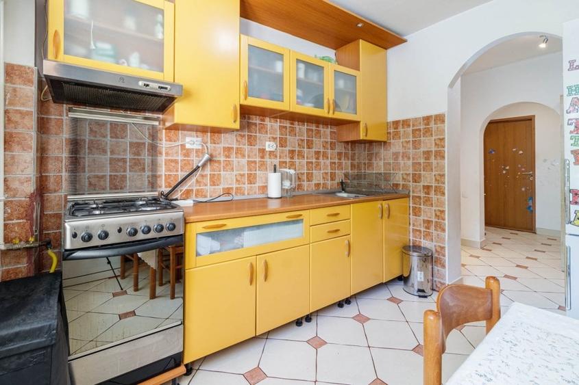 Apartament spatios, cu centrala - langa Mall Vitan - 8