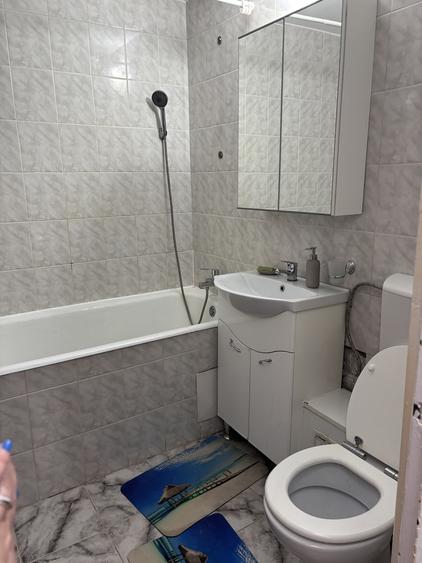 Titan chiar la metrou Nicolae Grigorescu - 1