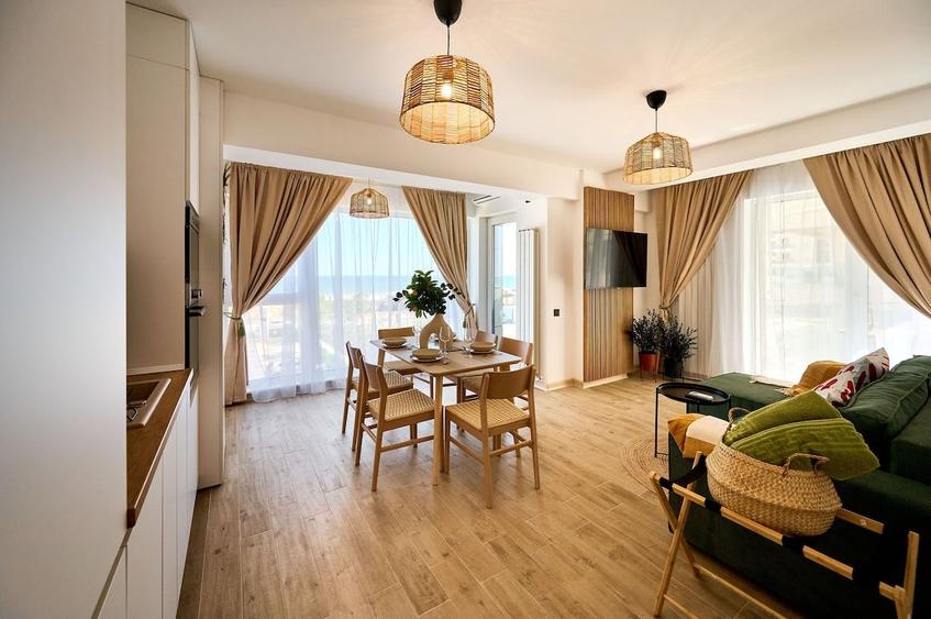 Apartament cu 3 camere decomandat în Mamaia-Sat