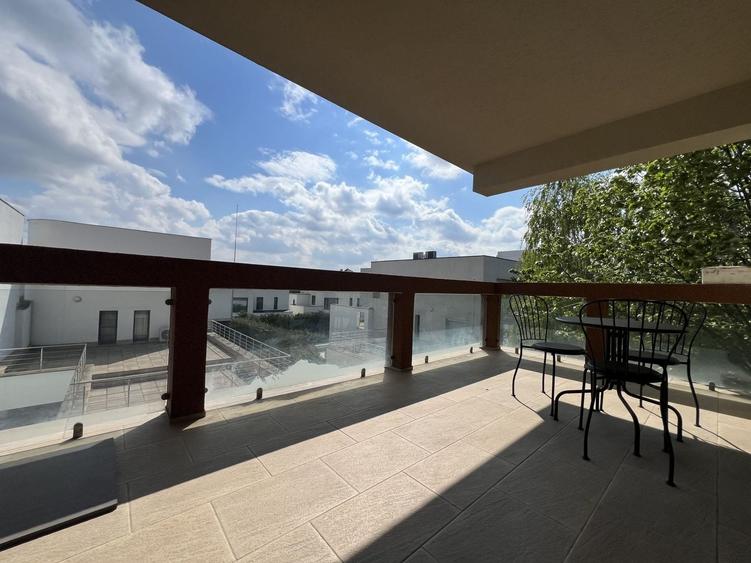 Apartament cu 3 camere în Iancu Nicolae