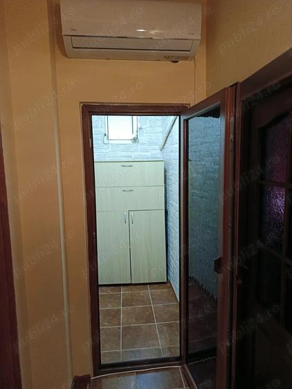 Vand apartament 2 camere decomandat - 1