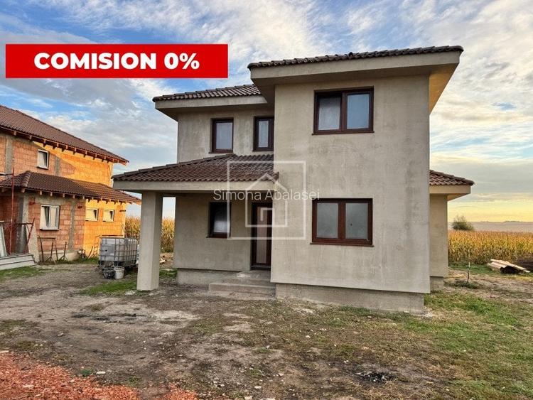 Casa individuala cu 5 camere, 3 bai si 350 mp teren in Sura Mica