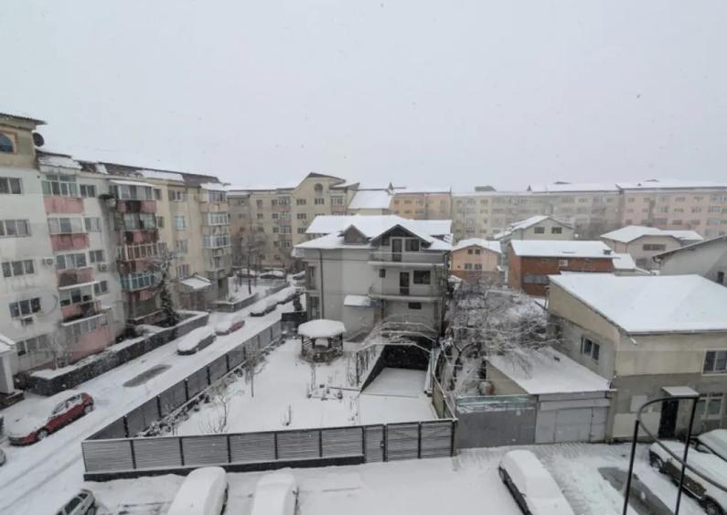 Apartament 3 camere decomandat luminos, mobilat, Cartier - 1