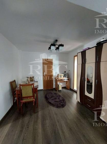 Casa veche cu teren 304 mp Intre Lacuri - 1