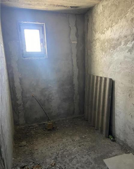 Casa de in sat Botarlau , parter si mansarda cu suprafata - 13