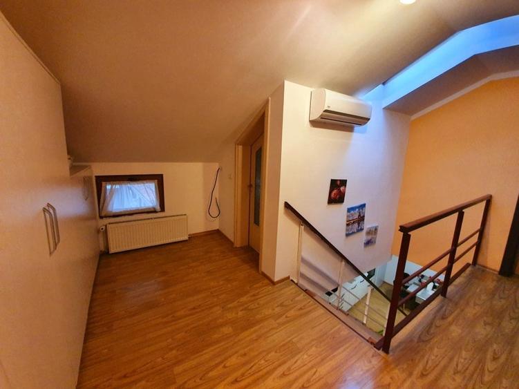 De v&acirc;nzare casă &icirc;n zona Bălcescu - 4