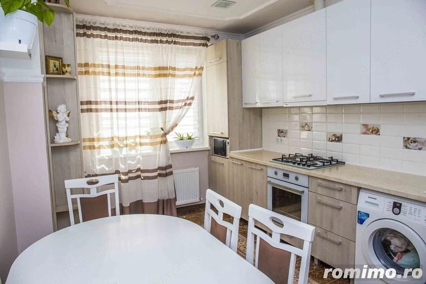 Apartament cu 2 camere decomandat în Sala Palatului