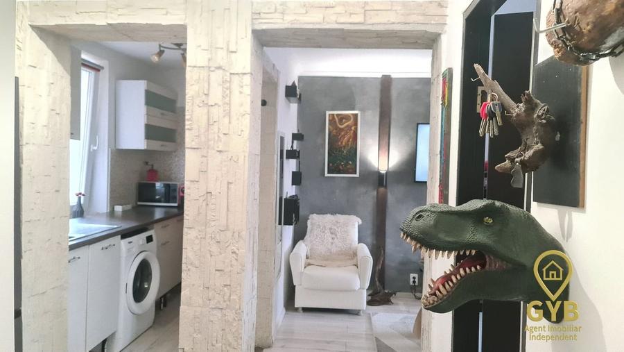 Apartament cu 2 camere,  renovat, etaj 2,  strada Iza - cu loc de parcare - 14