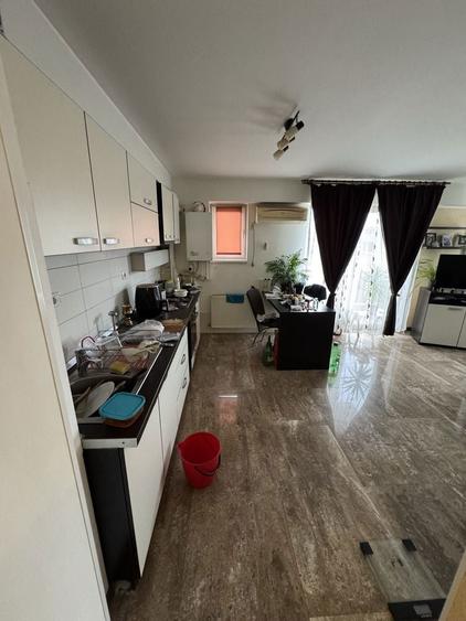 Vand garsoniera Tomis Nord 42 mp util. Etaj 4/5 cu lift. Bloc 2011 - 1