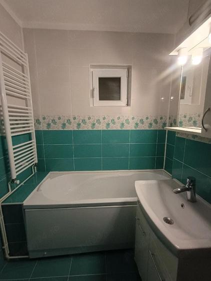 Inchiriez apartament 2 camere decomandat - 1
