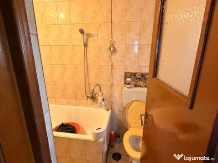 Apartament 3 camere, situat in zona Dacia - 11