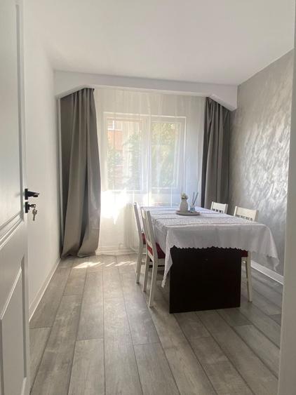 Apartament 4 camere et 1 - 5
