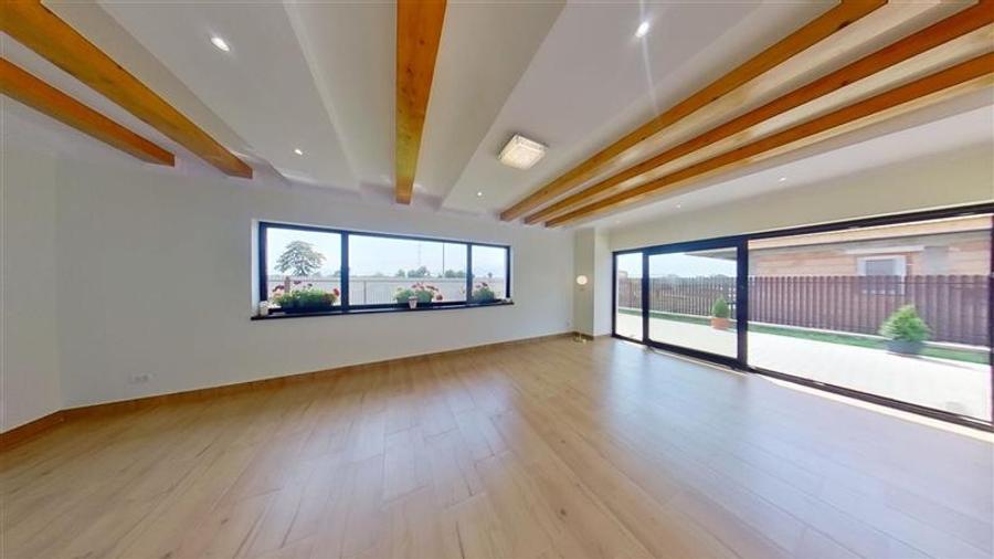 In stil mediteranean, curte proprie, 4 camere, terasa, pod mansardabil, Harman, - 2