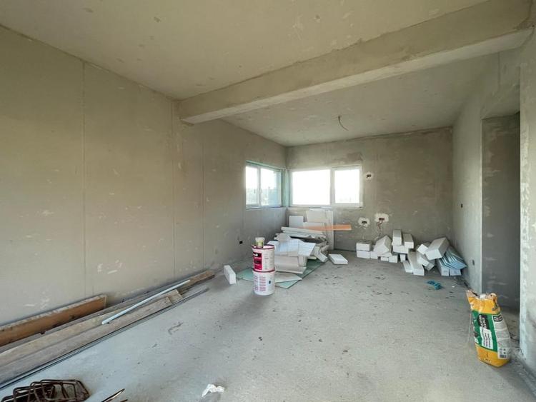 Duplex cu 3 camere cu Canalizare în Moșnița Nouă