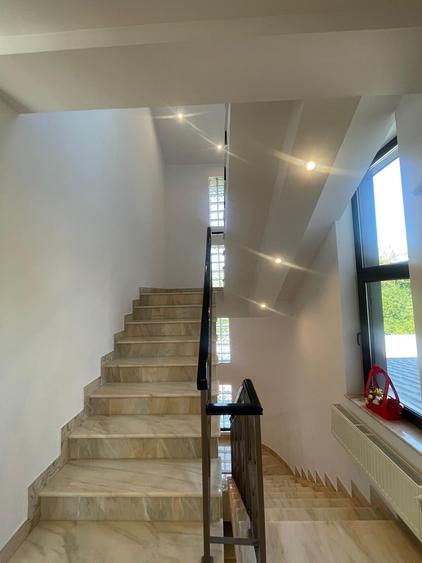 Casă cu 9 camere cu Teren 862 Mp în Pipera