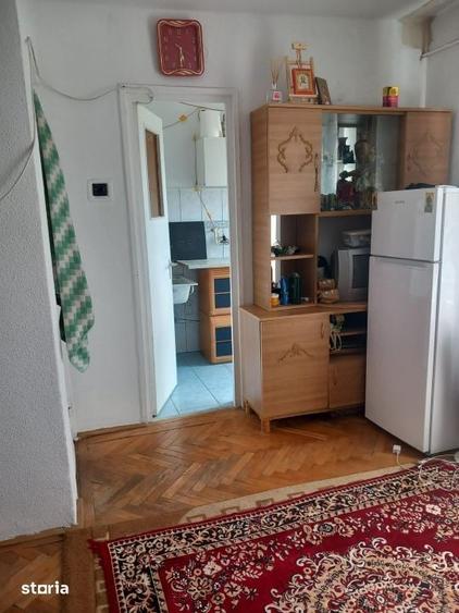 Garsoniera 16.91 mp, bloc 1993 din beton turn, clasa energ - 2