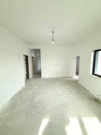 Casa De Vanzare la intrare in Cumpana pe partea stanga - 5