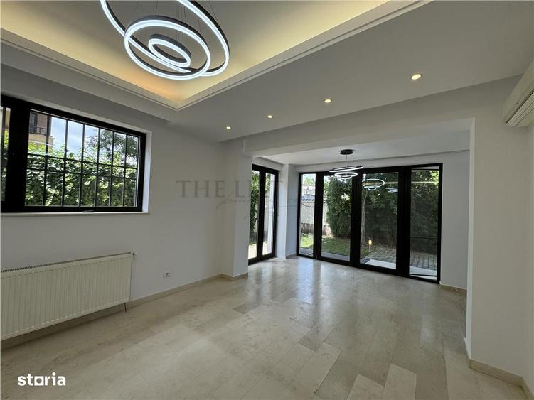 De vanzare | Casa 8 camere | Iancu Nicolae | Complex cu paza - 1