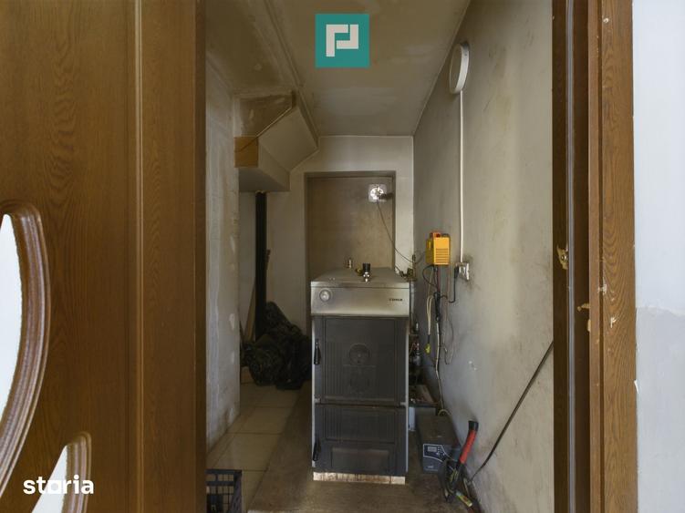 Casă cu 4 camere cu Canalizare în Cartierul Verde