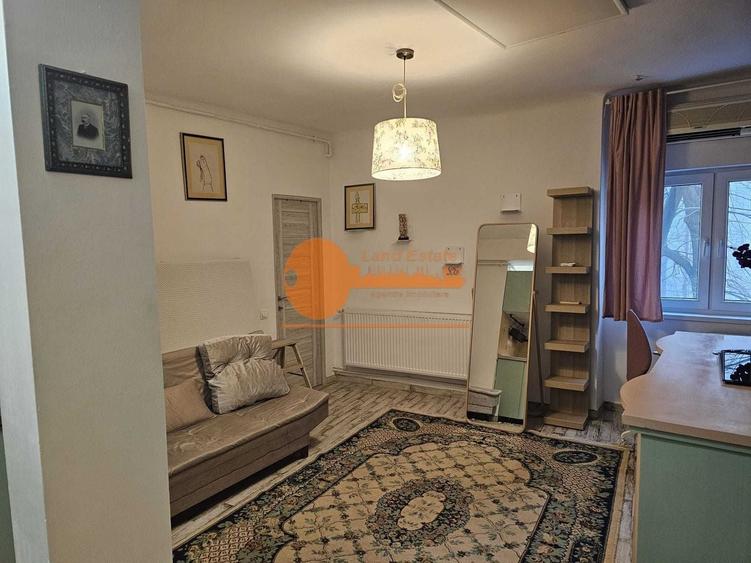 Garsonieră decomandată, mobilată în P-ța Romană