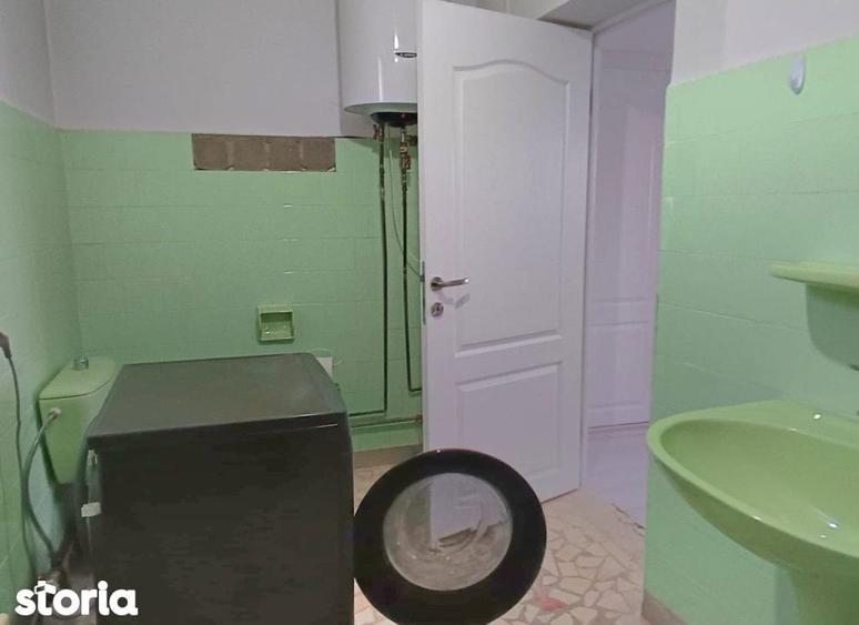 Casă cu 5 camere cu Teren 6381 Mp în Bârnova