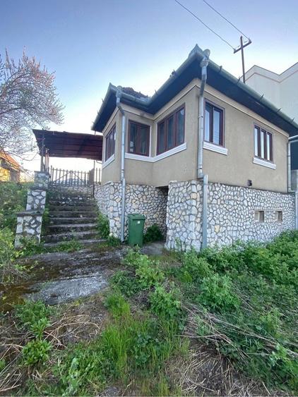 Casă cu 2 camere cu Teren 470 Mp în Iara