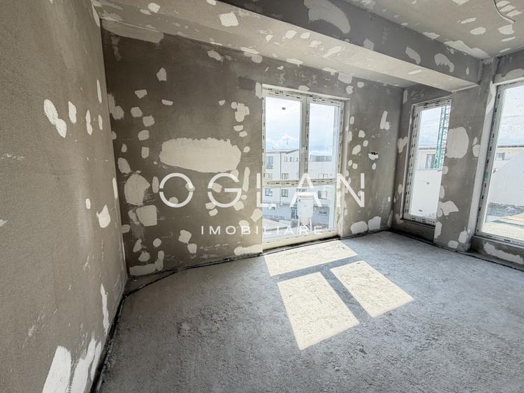 Penthouse cu 4 camere decomandat în Șelimbăr