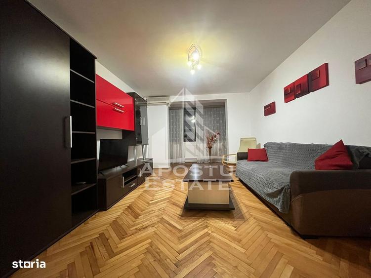 Apartament cu 3 camere în Polivalentă