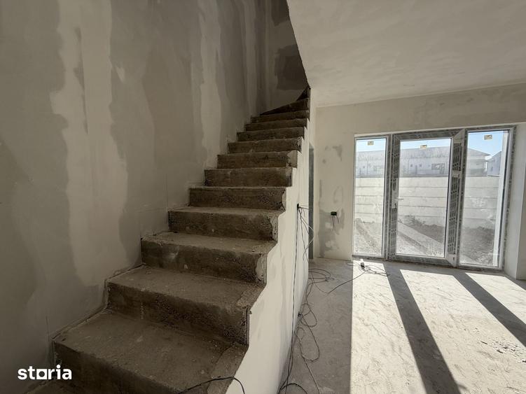 Casă cu 4 camere cu Teren 250 Mp în Central