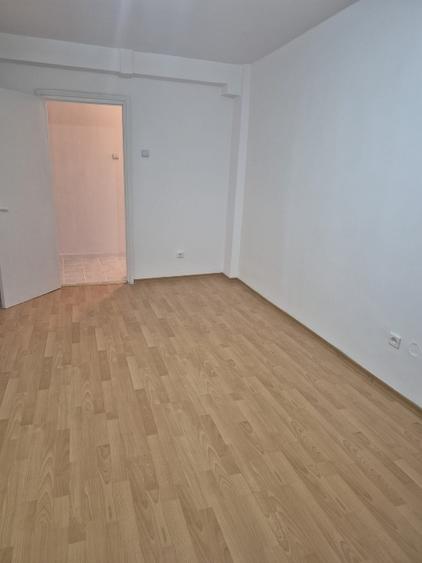 Apartament de vanzare - 3