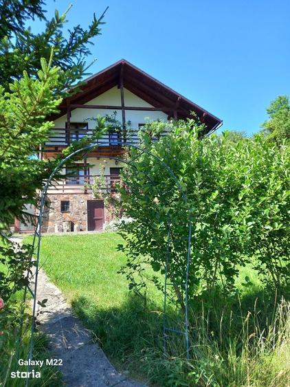 Casă cu 3 camere cu Teren 1860 Mp în Bran