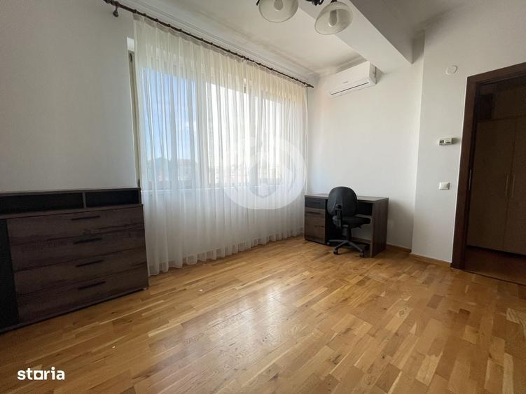 Apartament cu 4 camere în Central