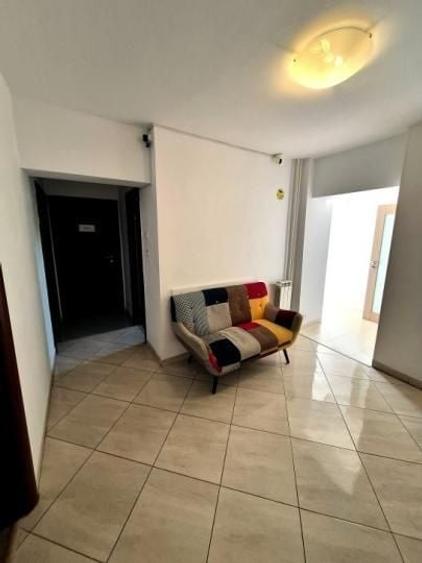 Apartament cu 4 camere decomandat, mobilat în Unirii
