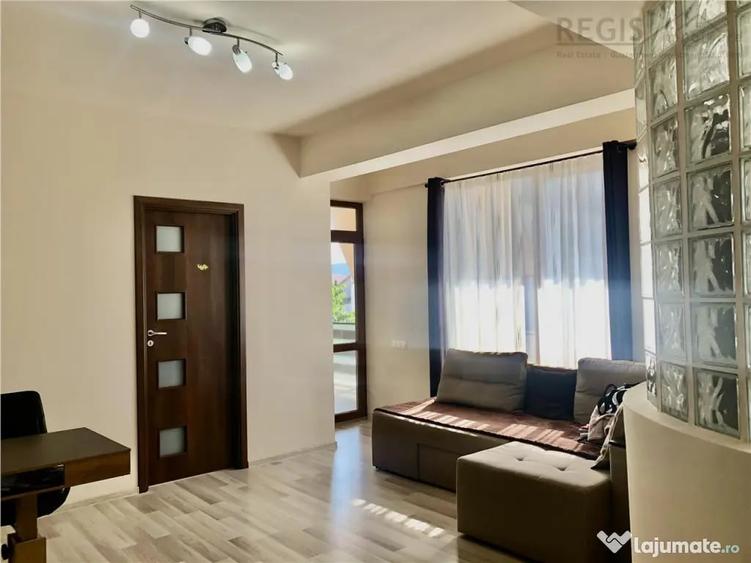 Apartament cu 3 camere decomandat în Tractorul